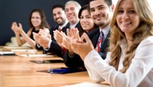 УДАЛЕННЫЕ СОТРУДНИКИ ОЩУЩАЮТ НЕХВАТКУ ПРИЗНАНИЯ