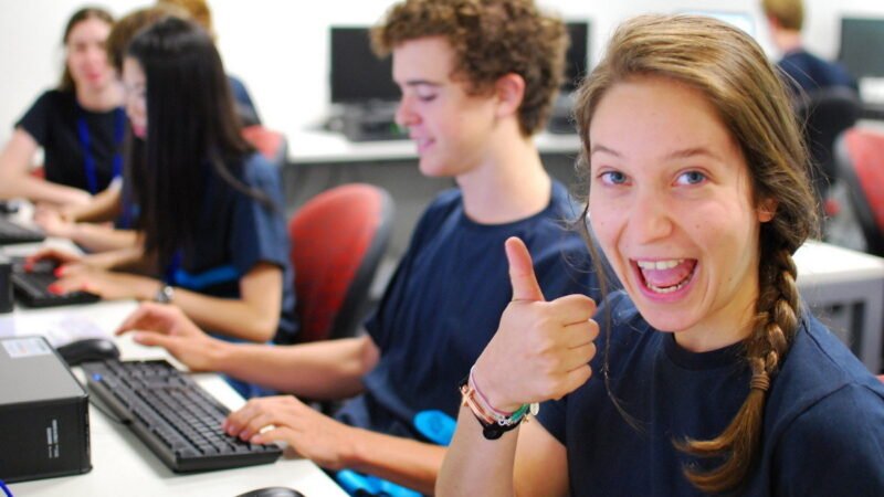 Unicorn відкриває 200 вакансій Work & Study для українських біженців у Чехії та Словаччині