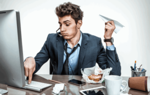 Кадрові агенції рекомендують не поспішати з наймом