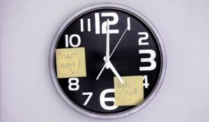 «З 9 ДО 5» БІЛЬШЕ НЕ ПРАЦЮЄ